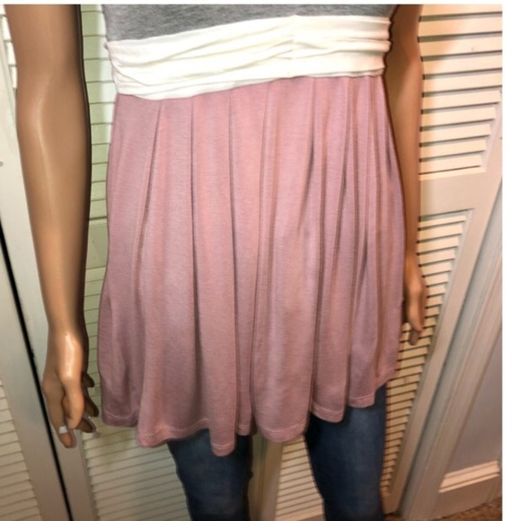 XXI Sleeveless Babydoll Knit Blouse Embroidered floral design Gray and Mauve S - Picture 3 of 7